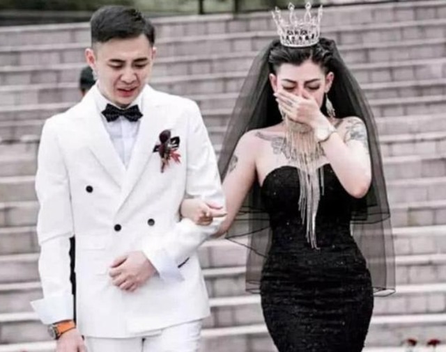 新娘 还记得“黑婚纱新娘”吗?纹身女孩嫁给富二代,现在过得怎么样?