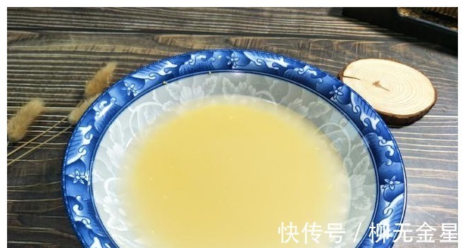 熬小米粥，除了水外多加1样，米油又厚又亮，浓香好喝！