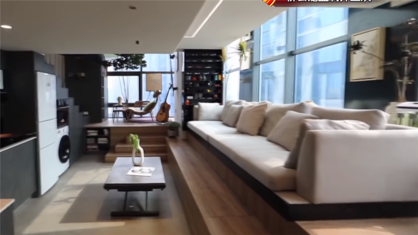 户型|北漂夫妻买下24㎡婚房,柱子4米宽,窗台就占户型面积一半