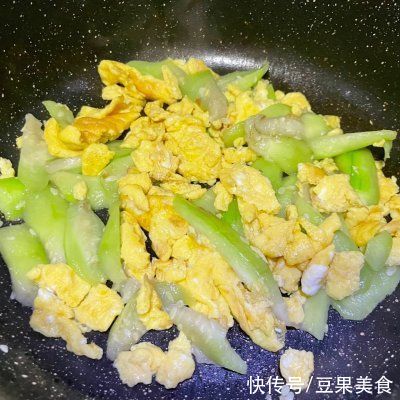 丝瓜炒蛋|#巨下饭的家常菜#丝瓜炒蛋