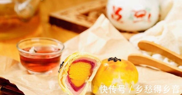 五湖四海|李子柒金玉蛋黃酥橫空出世,融合五湖四海食材!