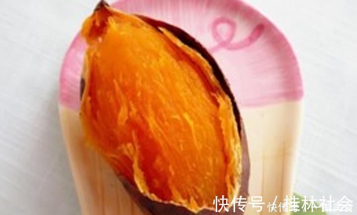 简单好做的烤红薯,家有电饭煲就搞定,比买的好吃,价格还实惠