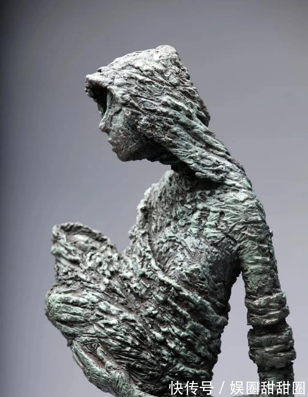 Quinn!Bob Quinn 和他的表现主义雕塑