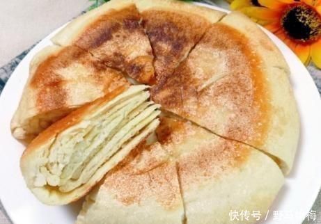  烙饼时，开水烫面还是加鸡蛋？早餐摊主：都不对，教你正确做法