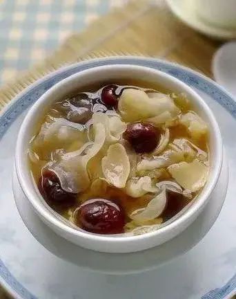 深秋1碗汤，滋补又营养，今晚就给孩子做！