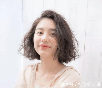 泡面|发量太少,这几种发型显嫩又精致,想不“冻龄”都难