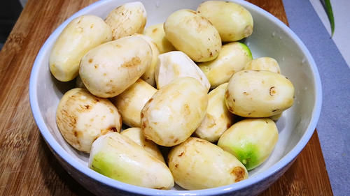 秋季，少吃绿叶菜多吃此“碱性食材”，营养又美味，比吃绿叶菜好