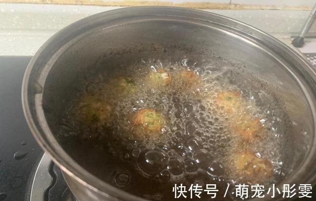 萝卜丸子|天凉了，我家隔几天吃一次，一次做一大盆，随吃随取，太香了