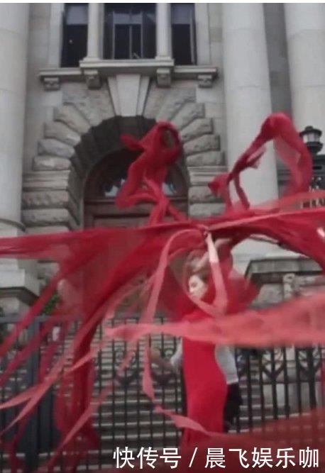 烂布|新娘披着烂布拍婚纱照,画面不忍直视,成片高贵范十足!惊艳众人