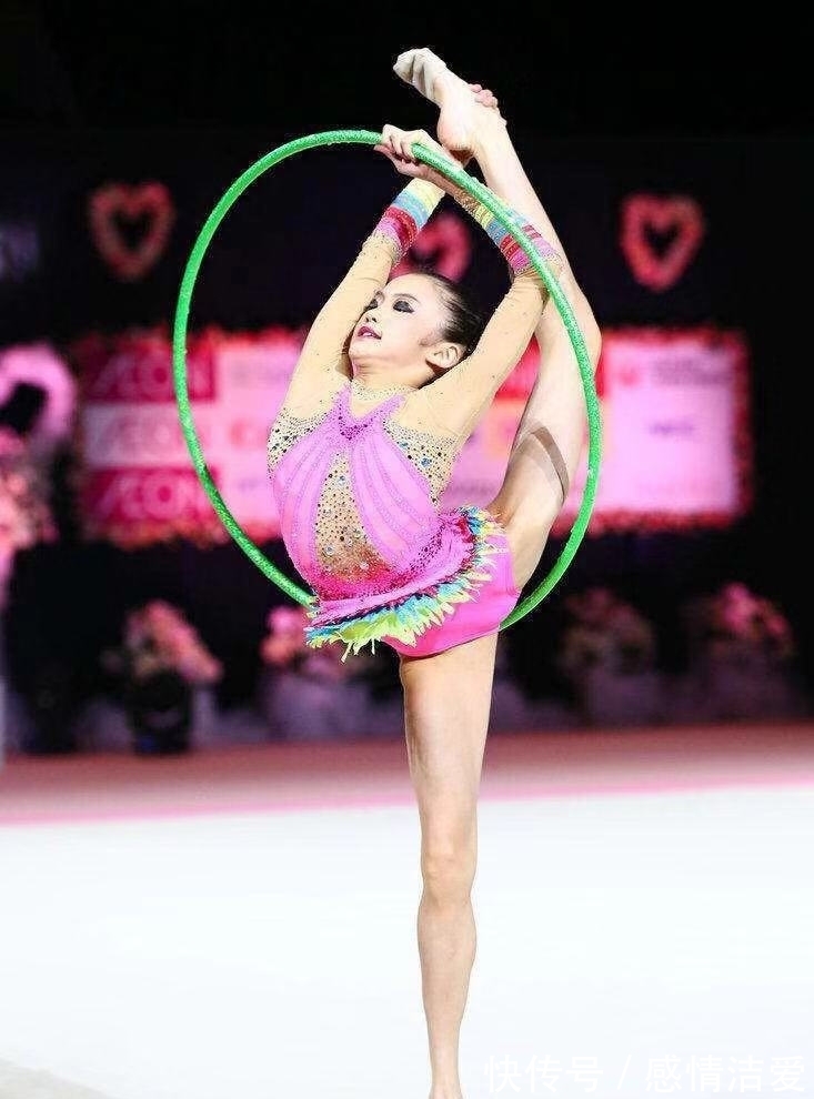 藝術(shù)體操表演的尷尬瞬間，淡定演完，心理強大！