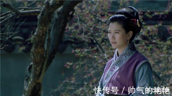 高衙内!为何林冲娘子会自尽,高衙内得手了锦儿向林冲讲述目睹的全过程