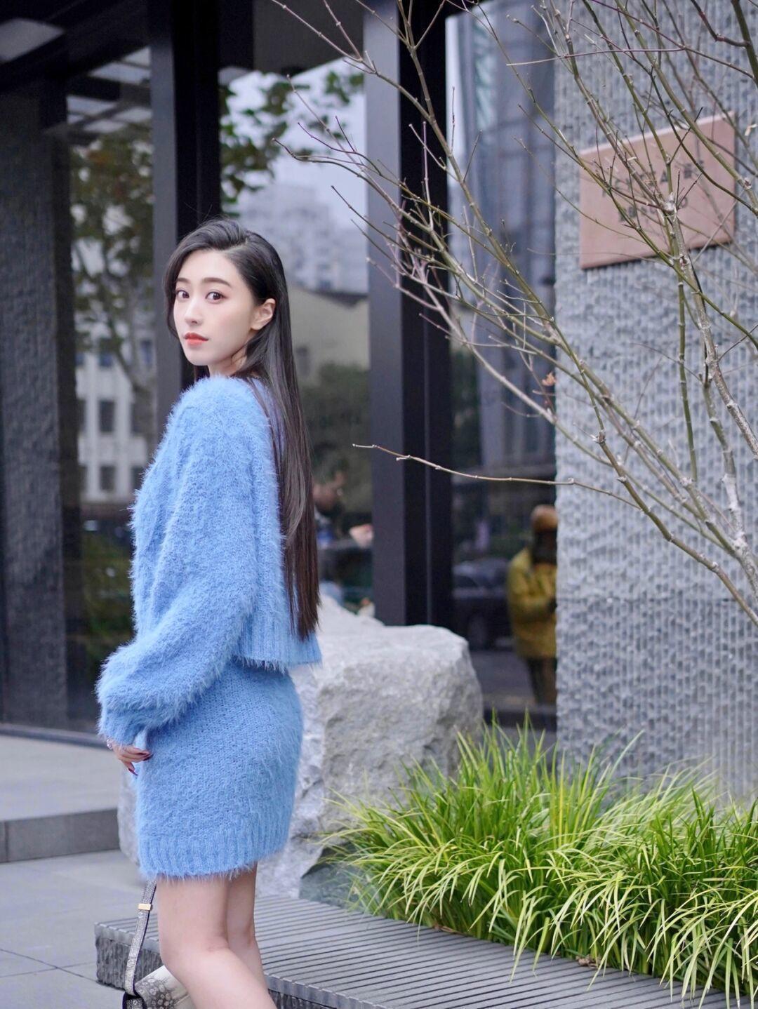 开衫 女人再不会打扮也别配“紧身衣”,毛衣才是最优雅,实用性极强