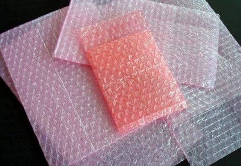 快递“气泡垫”千万不要扔，放卫生间和厨房特实用，解决了很多家庭的烦恼