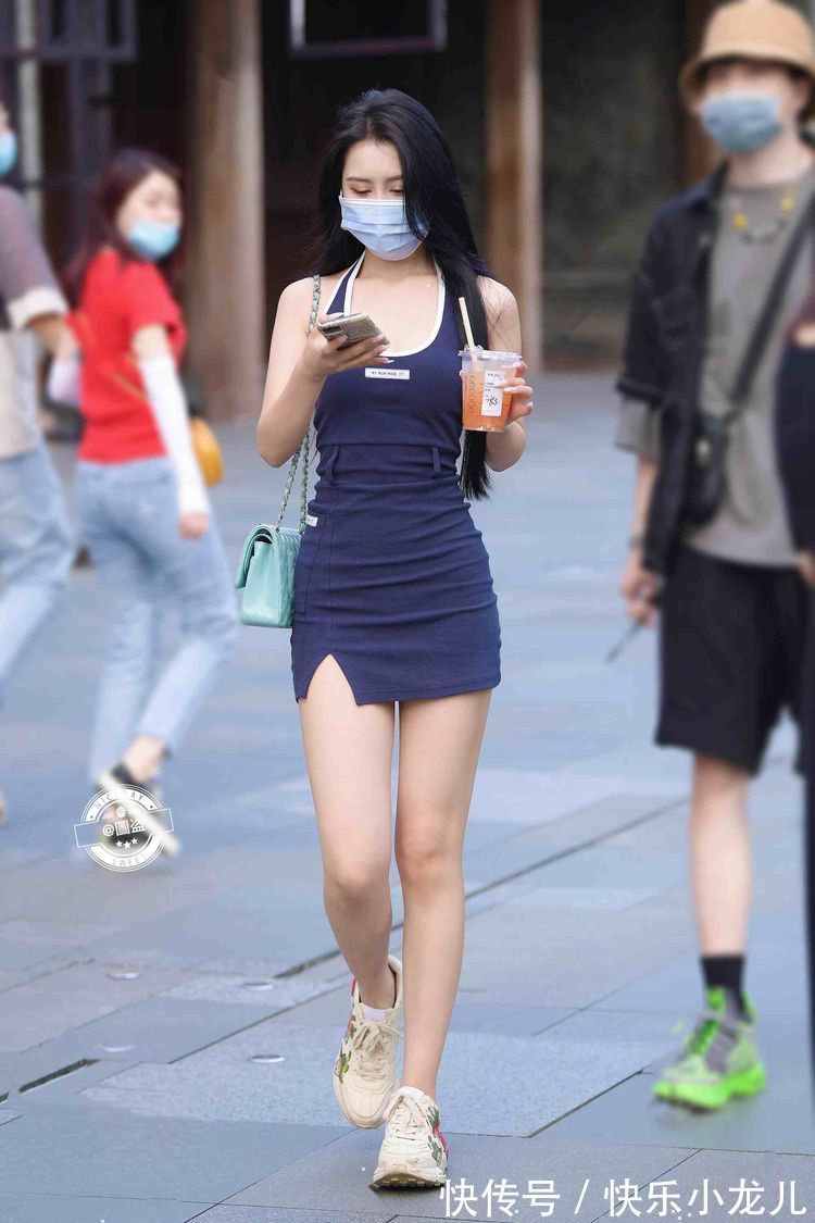 穿搭 潮流个性的连衣裙穿搭彰显一丝活力,轻盈舒适又耐看,秀美小腹