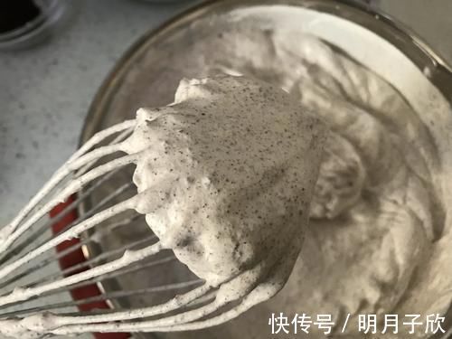 奶油蛋糕|做蛋糕不会裱花？试试这款海盐奥利奥奶油蛋糕，不裱花也有高颜值