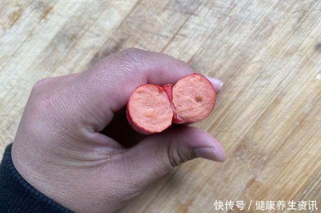 买火腿肠,无论什么牌子,只要包装上有“这行字”,全是优质火腿!