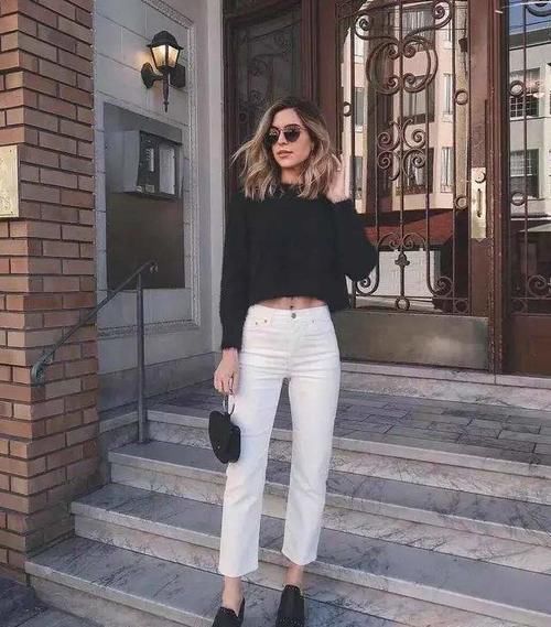 中年女人穿衣选款注意：少穿“装嫩色”，多穿“气质色”