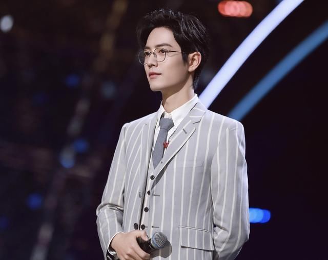 肖战 亚太地区最帅100人公布,肖战实力登顶,王一博排名有点意外