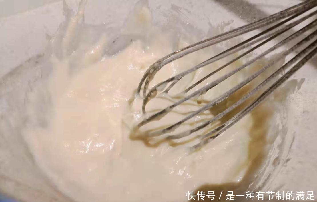 做好这一步，普通的戚风蛋糕，也能拥有“水光肌”