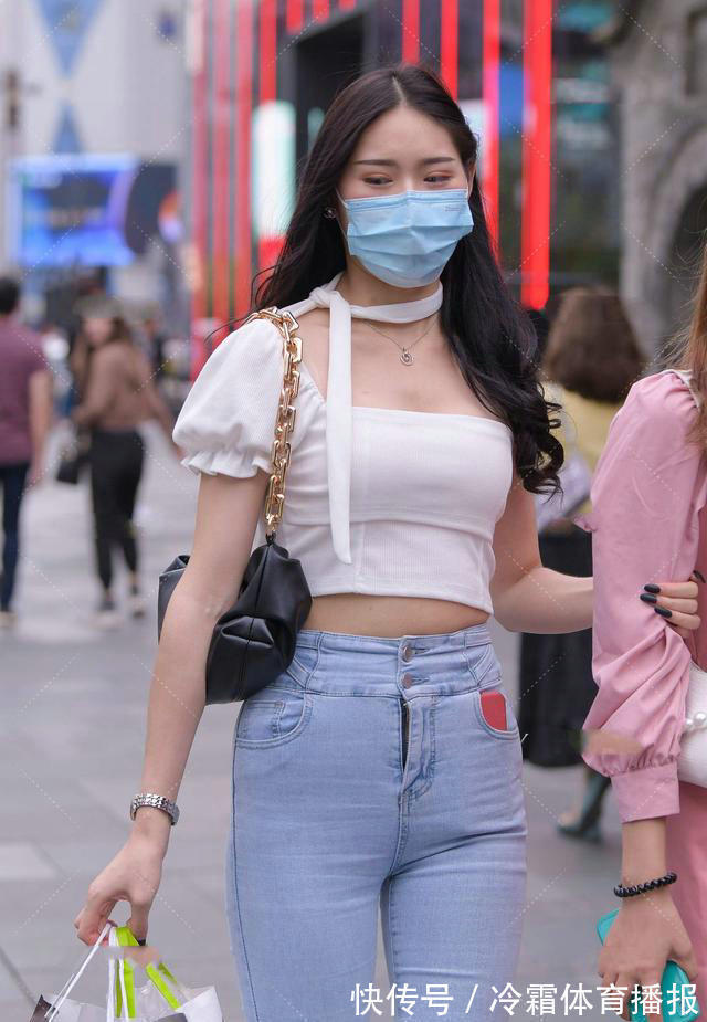 针织裙 简约又气质的针织裙,穿起来显得非常漂亮,瞬间提升时尚感