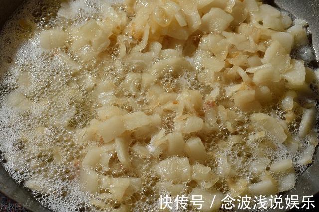 味道|熬制猪油,“内行”多添加这2种调料,猪油保存1年味道还很鲜美