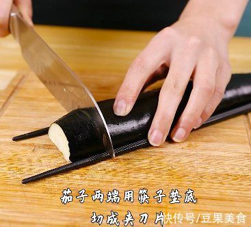 用年夜饭桌有什么？张灯结彩 可以勾住家人的胃