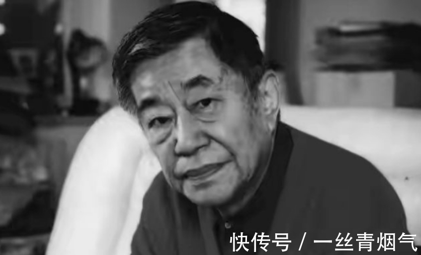 老舍先生!1966年,老舍跳湖自尽,独子陪遗体坐了一夜,从此夹起尾巴做人