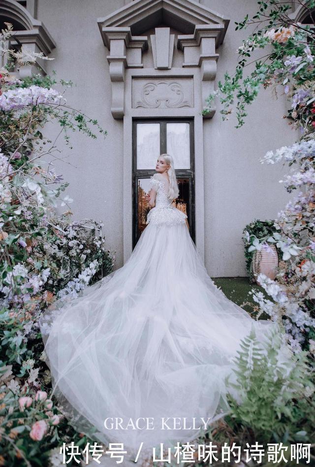 系列|GRACE KELLY全新系列婚纱奢华亮相