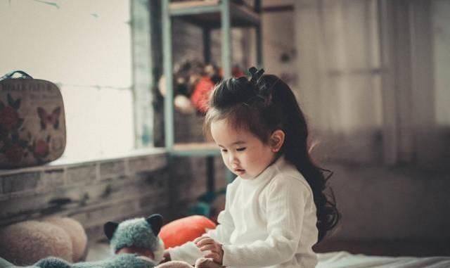 学霸|从小有这几个特质的孩子,天生是学霸,对照你家孩子看看