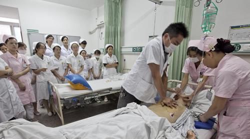 预兆|糖尿病人的身体出现这四种预兆,可能会有并发症,要小心才行