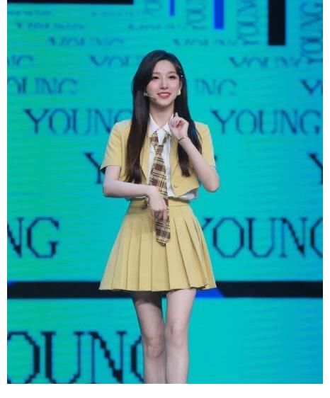 集萬千寵愛于一身的馬凡舒，她是央視五套的主持人，也是顏值擔當