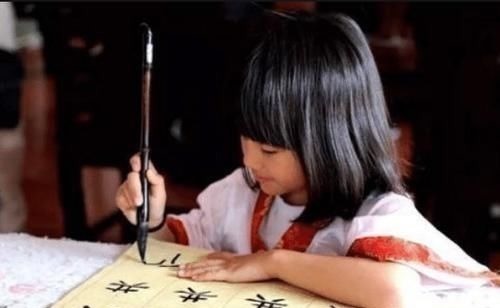 阅卷老师|小学生“草稿纸”走红,考试被当成“试卷”上交,网友:完全相反