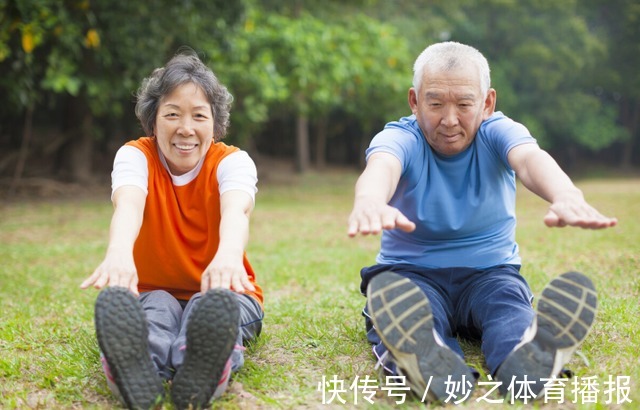 激素分泌|甲状腺有结节,鸡蛋就不能碰了,医生提醒,要少吃的是3类食物