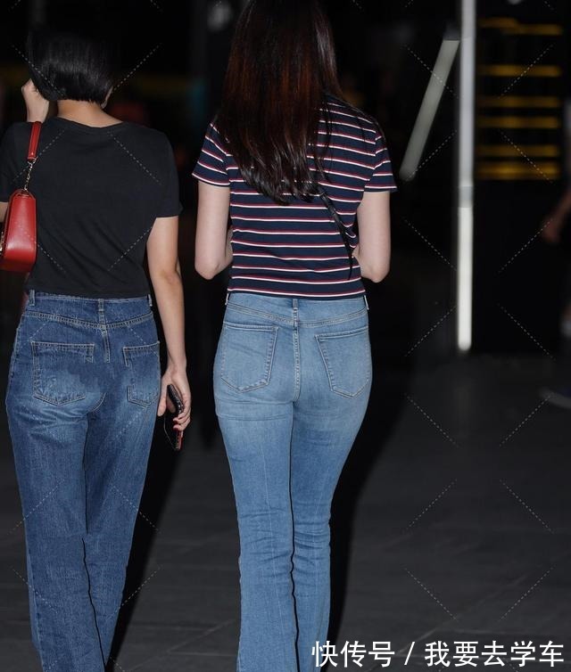 长袖 长袖短袖搭配牛仔拖地裤,比例极佳,富有青春气息!