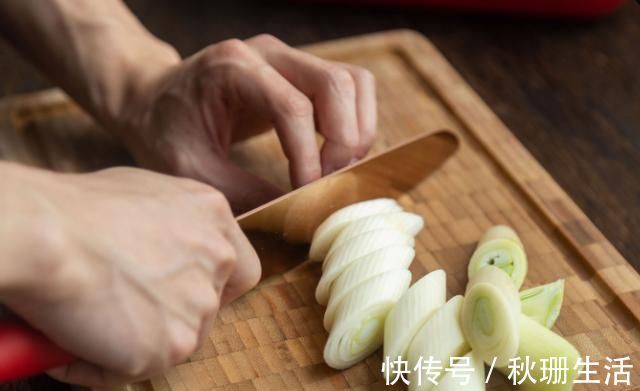 今年啥肉都挺贵，就这肉便宜，很多人都忽略了，15块钱能做一锅