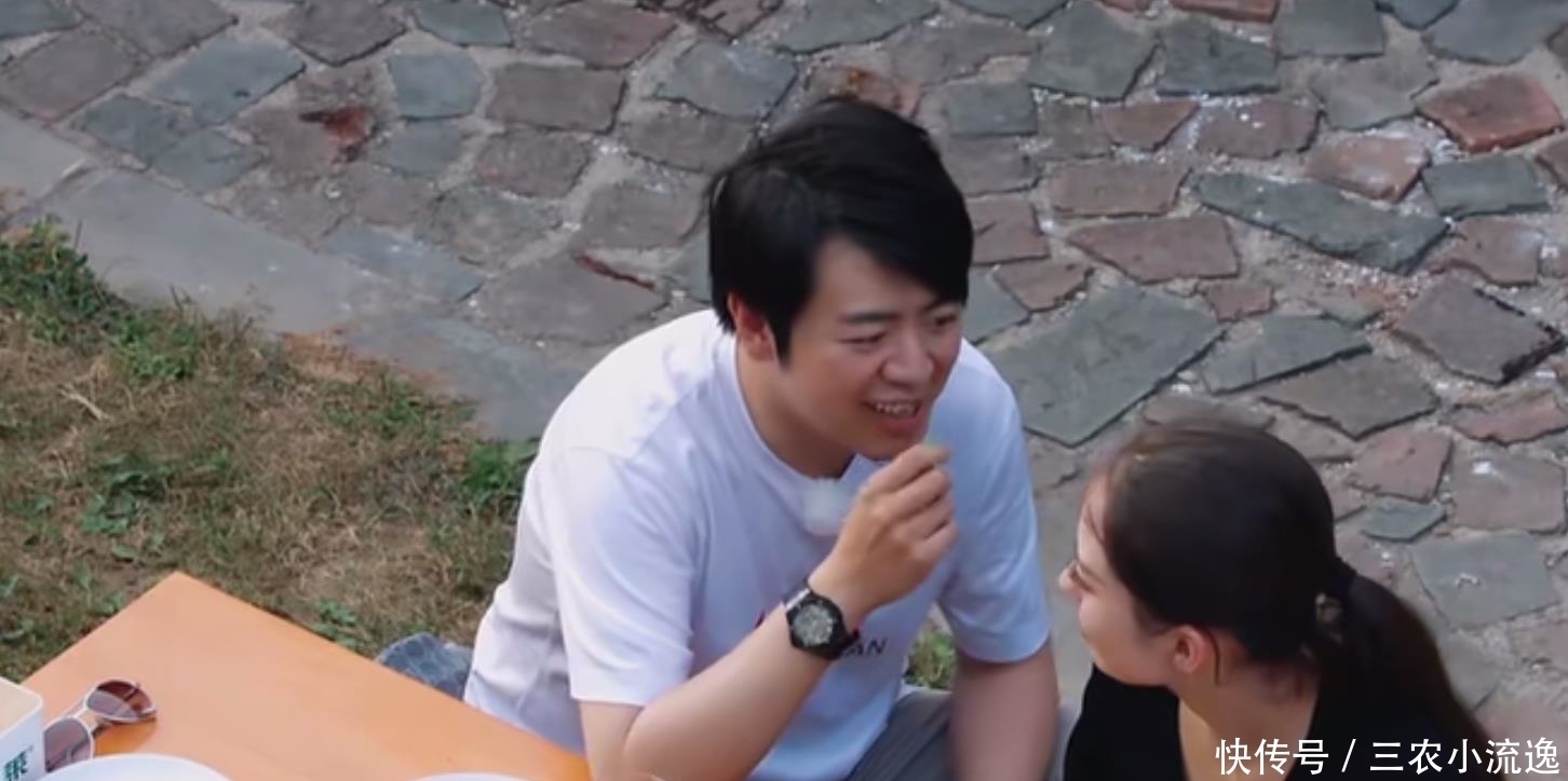 陈意涵|郎朗去陈意涵家做客狂吃毛豆,有谁注意到他把壳扔哪?素质是装不出的