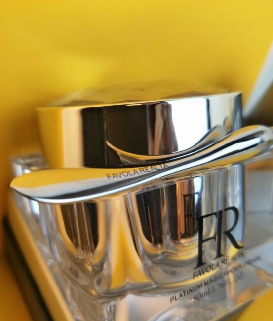 肌肤 这些面霜经典好用,补水保湿美白紧致提拉,提高我们皮肤的饱满度!