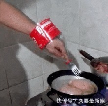 |搞笑GIF:妹子身材这么好,还坚持去健身,我也要坚持去