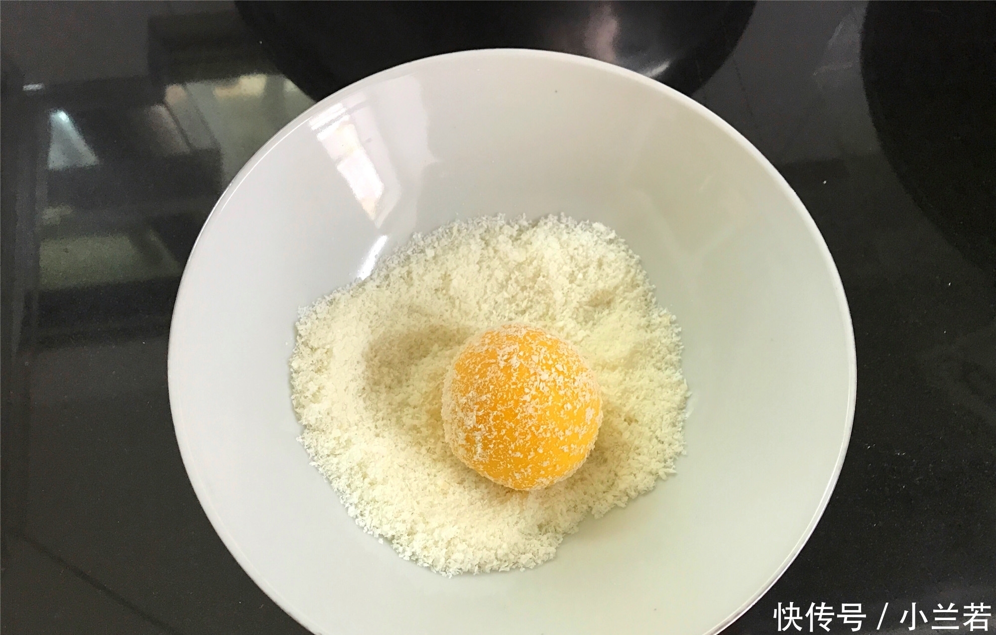  1块南瓜，1碗糯米粉，教你做南瓜丸子，香甜软糯，好吃不上火