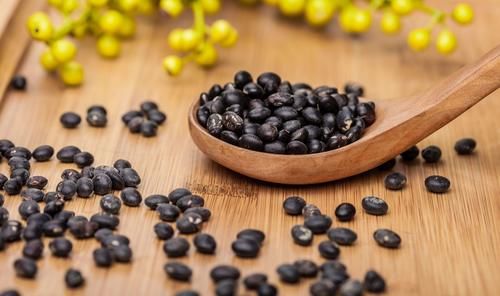  常吃黑豆|黑豆究竟有哪些奇特功效？怎样吃才最养生，你都了解吗？