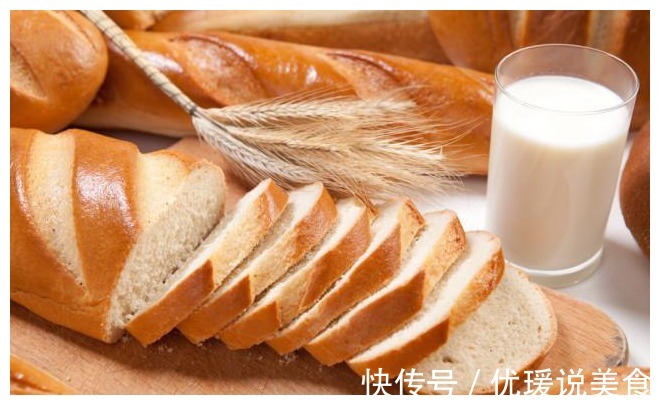 买面包时,遇到3种我扭头就走,教你挑选好吃面包,新鲜又美味