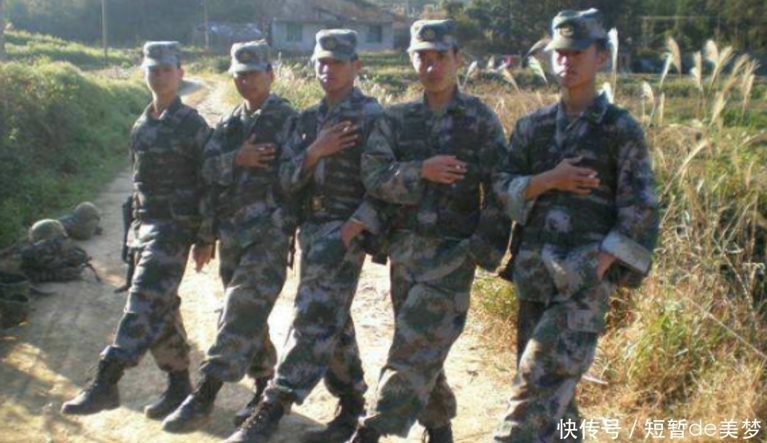 深蹲|健身1年的人和当兵2年的人,身体和肌肉都有什么差别