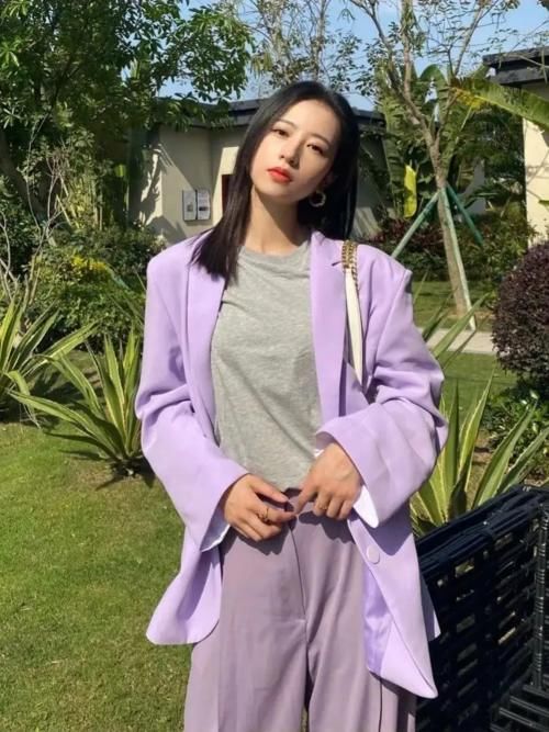 建议黄皮女人，少穿这些“禁忌色”，多穿另外几个，显白又减龄