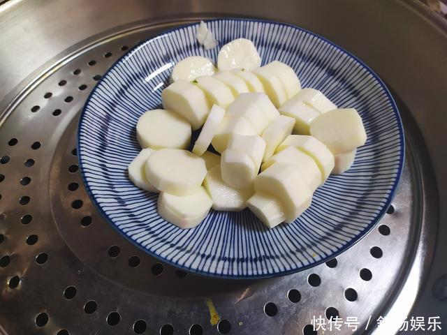 1根山药2个鸡蛋,无水无油无需烤箱的小面包,孩子一吃就是一盘!