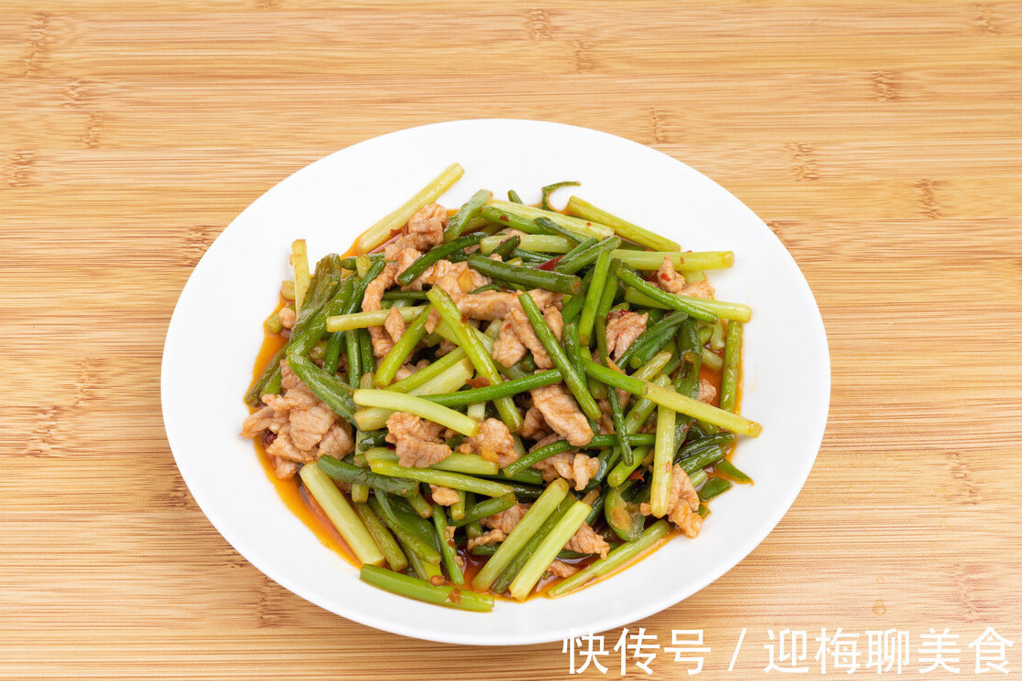 爽脆|此菜被誉为“天然青霉素”,鲜嫩爽脆营养高,现在吃正当季