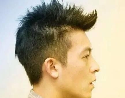 寸头 与颜值无关,让女生脸红心跳的5款男生发型!