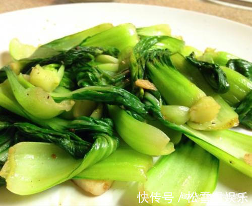清炒油菜|女性多吃此款低脂肪蔬菜，减肥瘦身，皮肤光滑水嫩了，更显年轻