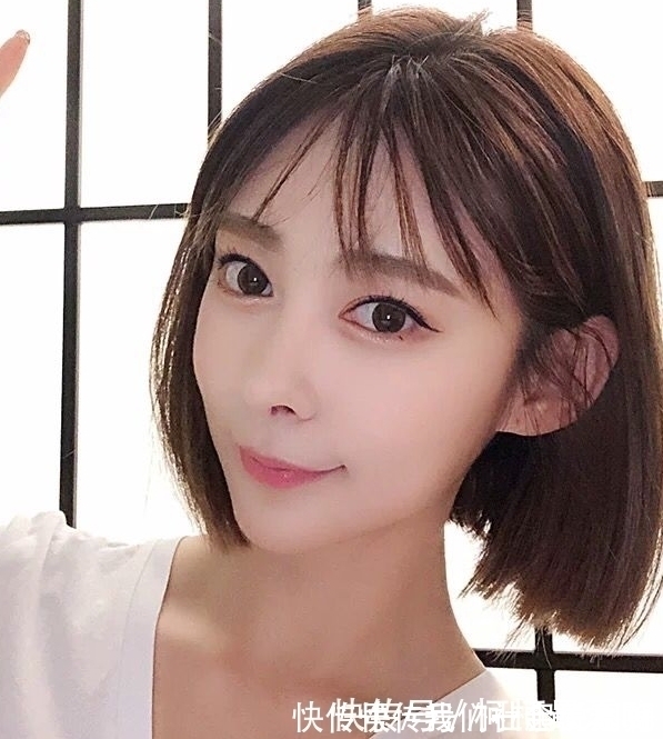 洋气 换对发型相当于换了张脸,这几款“齐脸烫”短发超显脸小,美极了