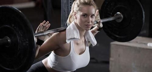 减脂|深蹲和俯卧撑每天各做100个，一个月后身体会有哪些变化呢