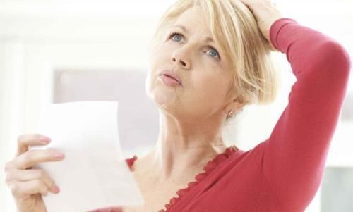 绝经|女性到了45岁,若上半身发生4种变化,很遗憾,衰老正在加速!